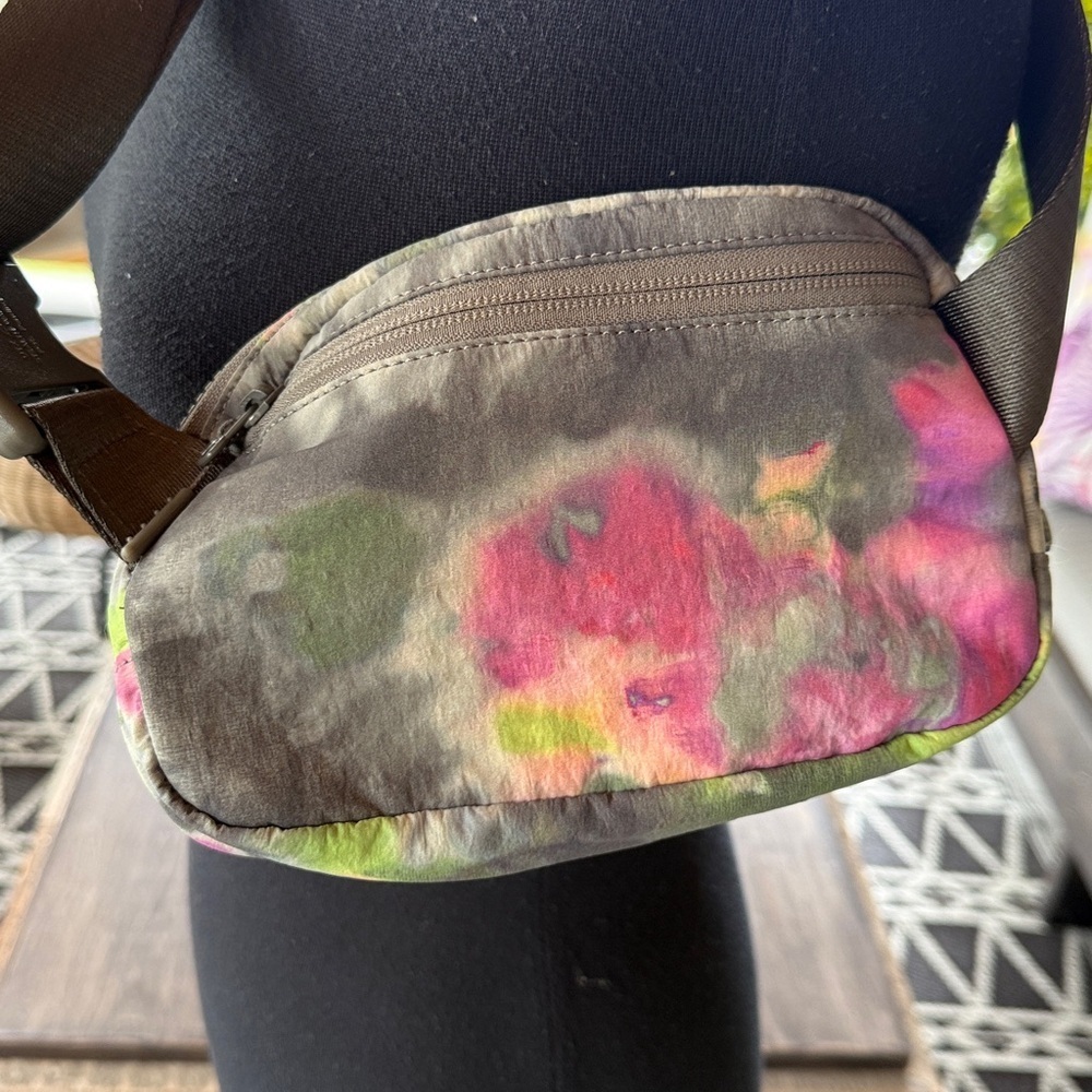 Lululemon | Everywhere Belt Bag 1L - Picture 5 of 7